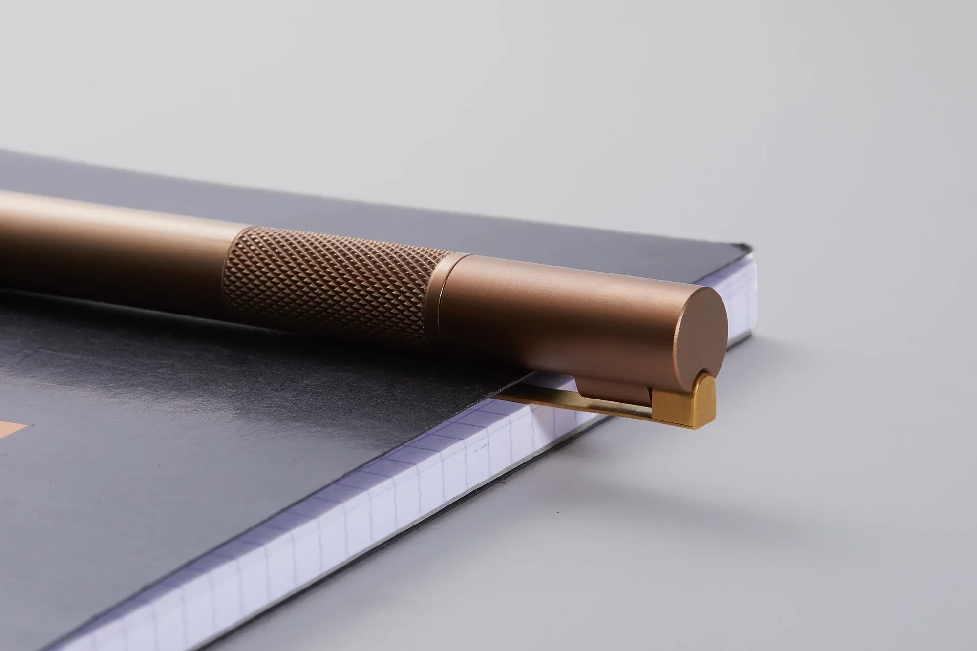 DeFF 3rd Gen Refill Pen Jacket (Magnalock Design Collection)