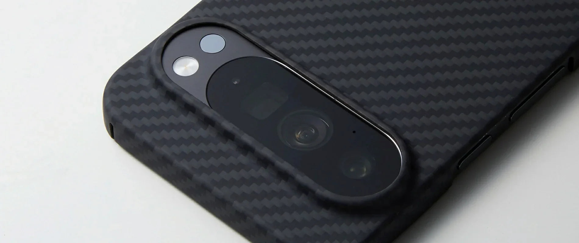 DURO® Kevlar Fiber Case Special Edition für iPhone 16 Pro/16 Pro Max