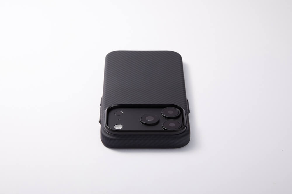 DURO Super Tough Case iPhone 18/17 - aramid fiber weave detail
