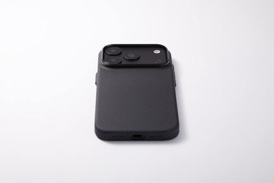 DURO Super Tough Case iPhone 18/17 - top down view